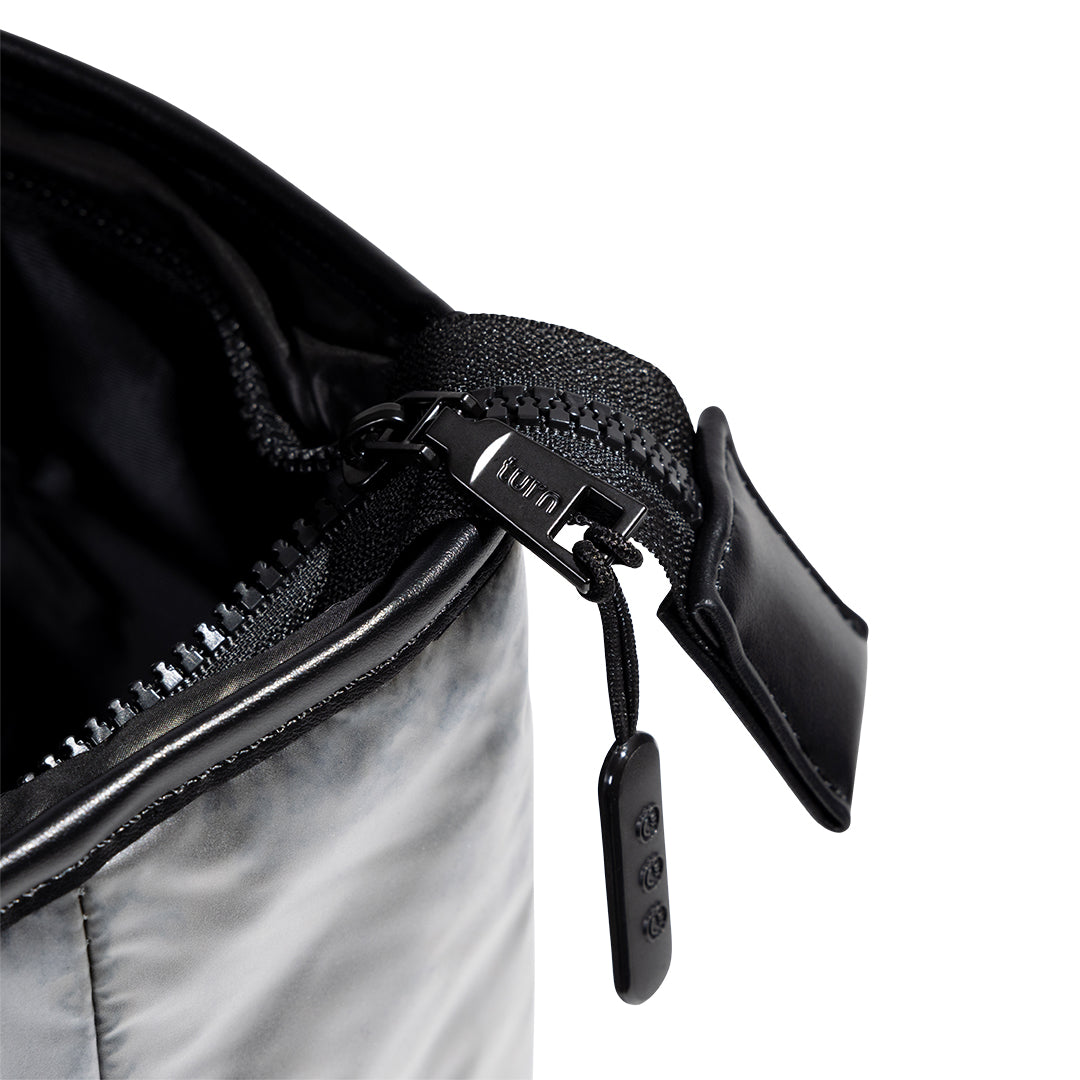 retrovision padded tote